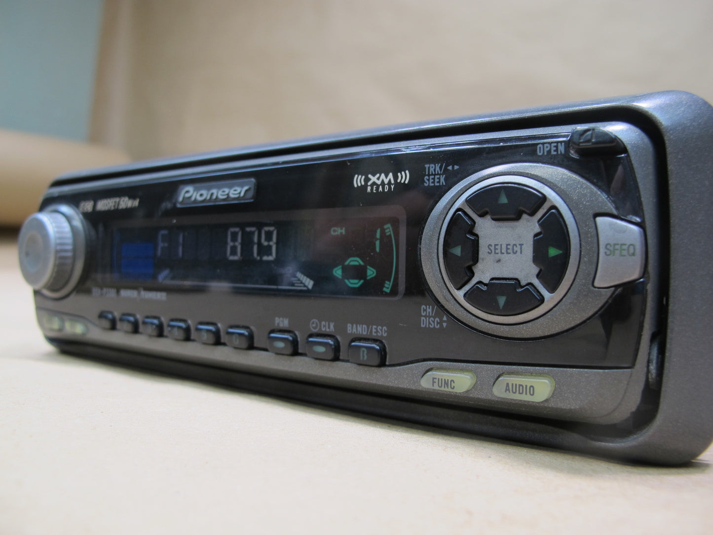 Pioneer DEH-P3300 CD Player Receiver
