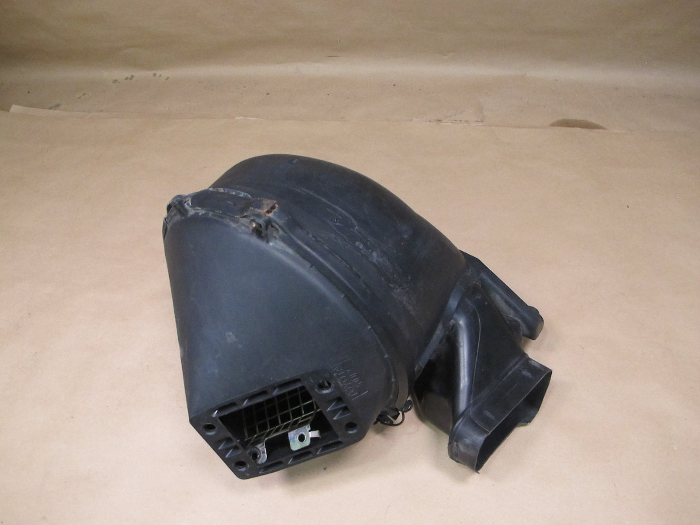 90-92 Lexus UCF10 LS400 Air Intake Cleaner Filter Box Assembly OEM