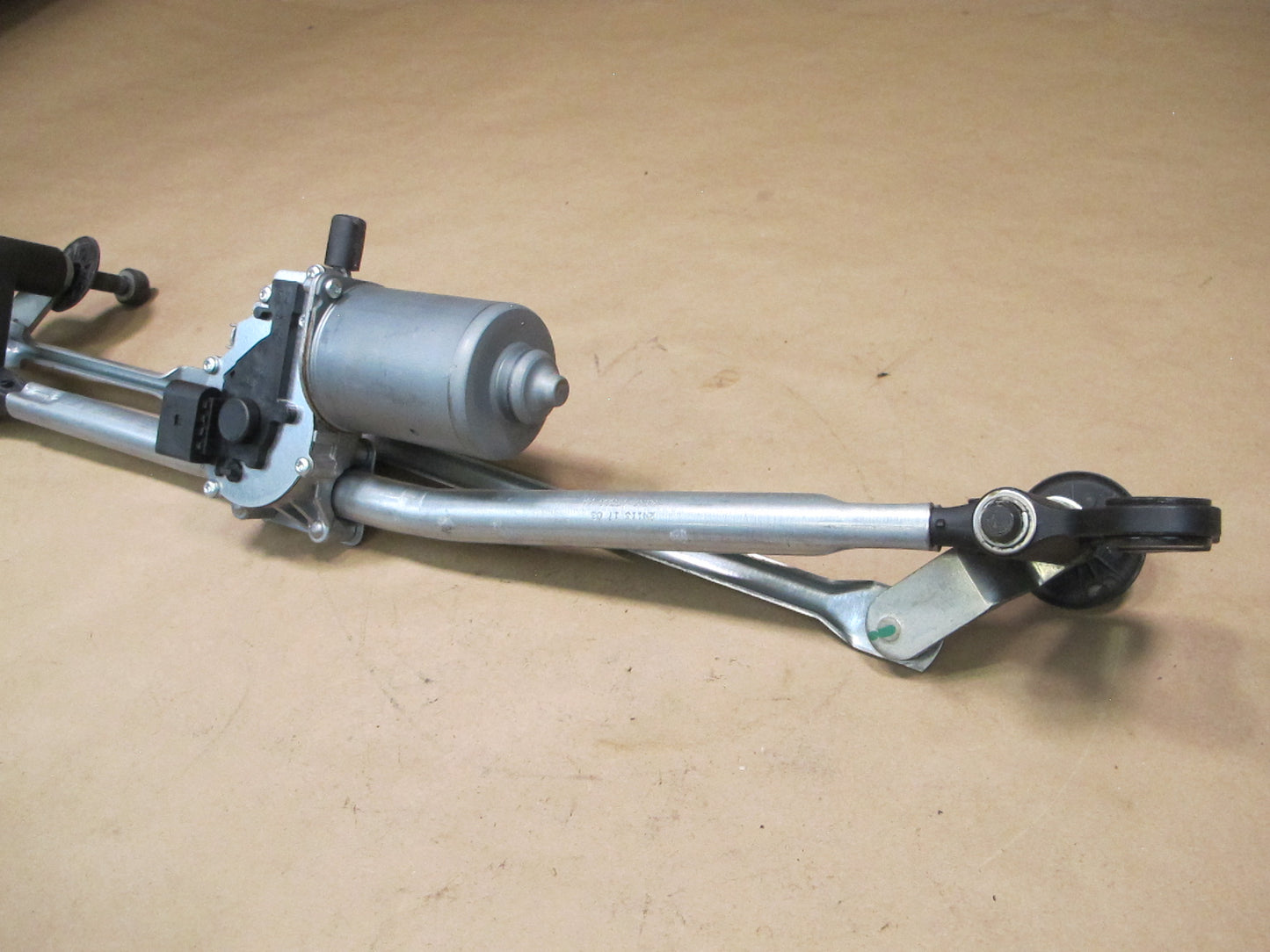 12-18 Range Rover Evoque L538 Windshield Wiper Transmission Linkage Motor OEM