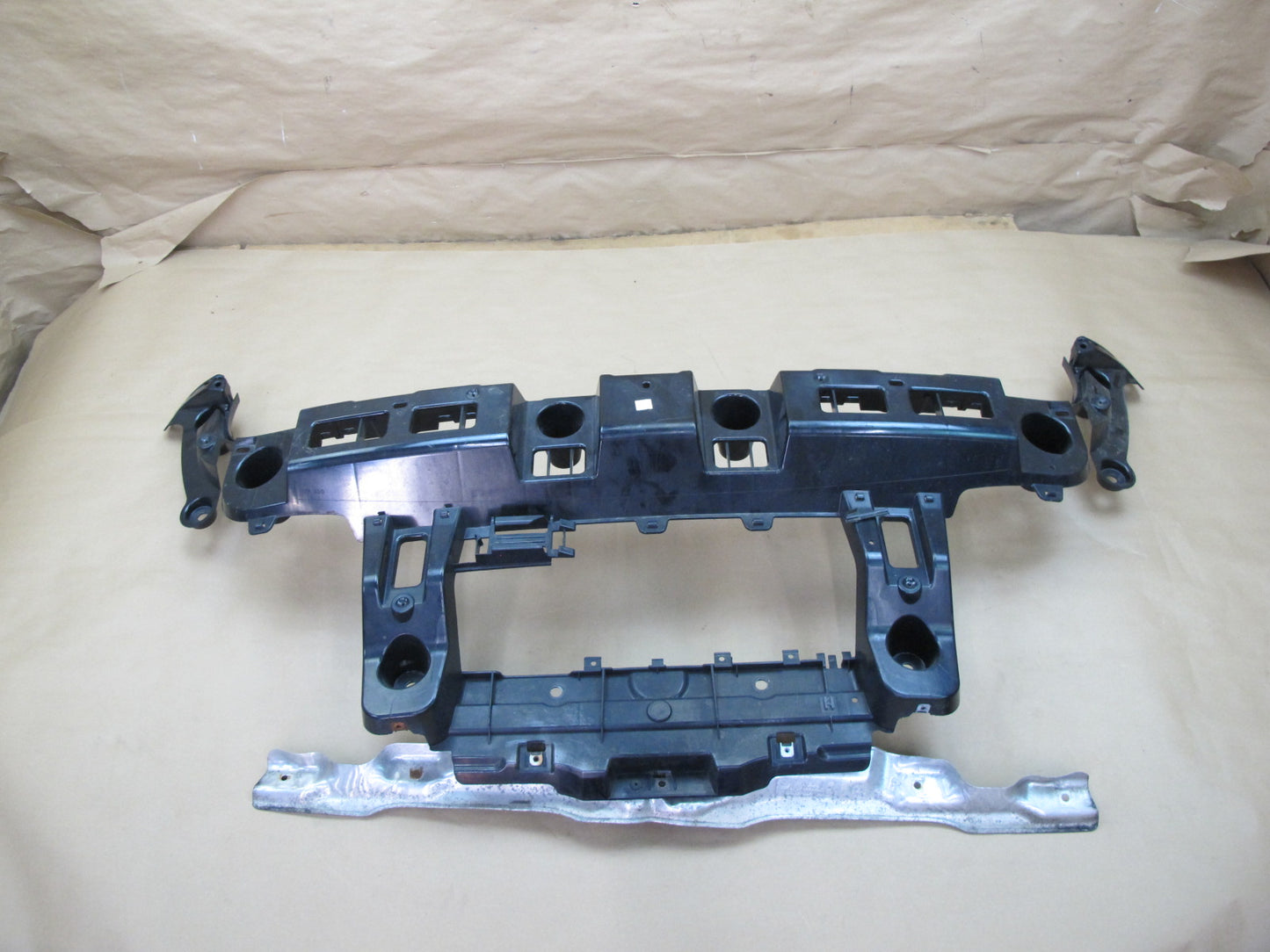 2008-2014 BMW E71 E72 X6 Rear Bumper Guide Mount Bracket Support Set