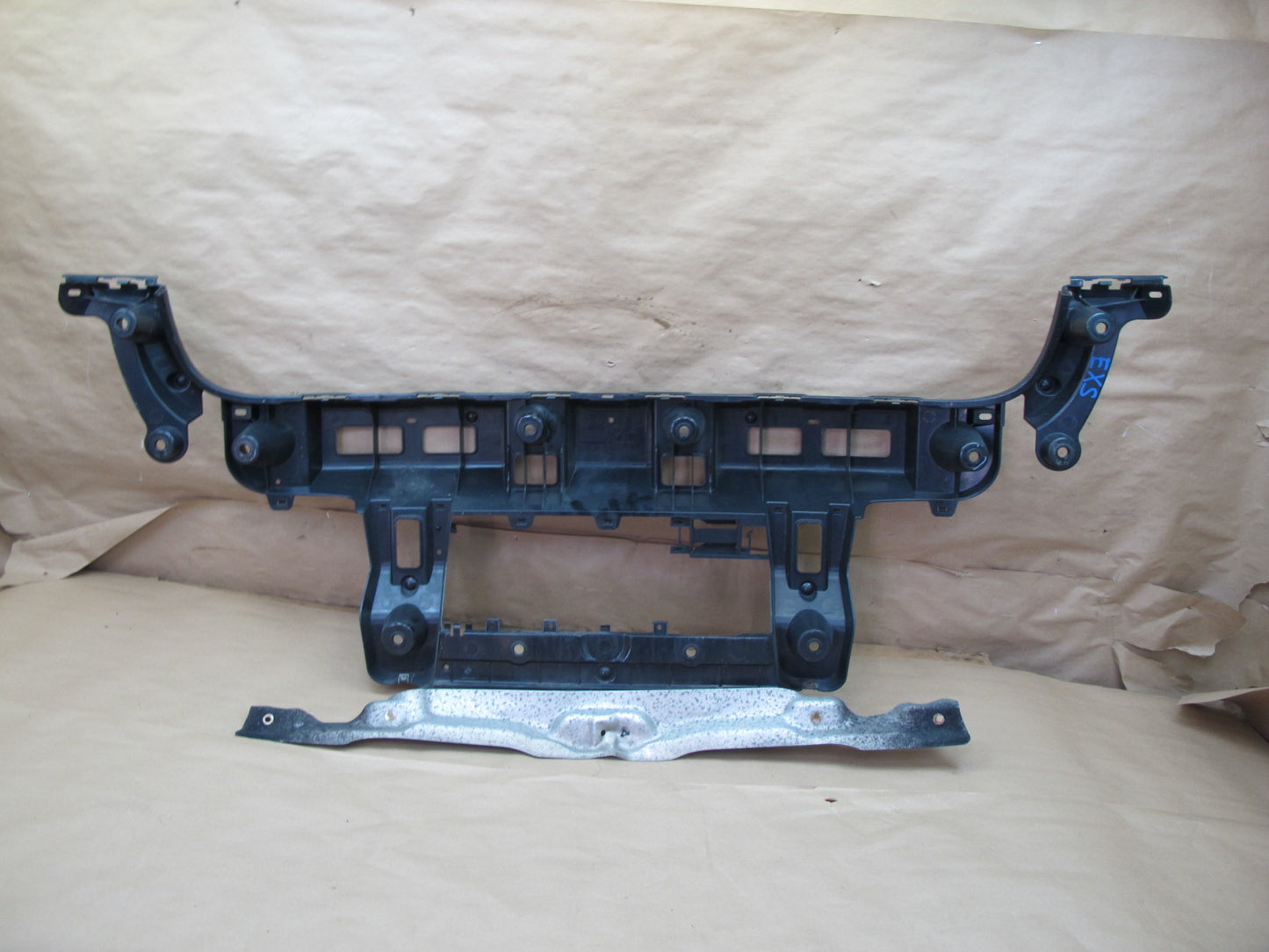 2008-2014 BMW E71 E72 X6 Rear Bumper Guide Mount Bracket Support Set