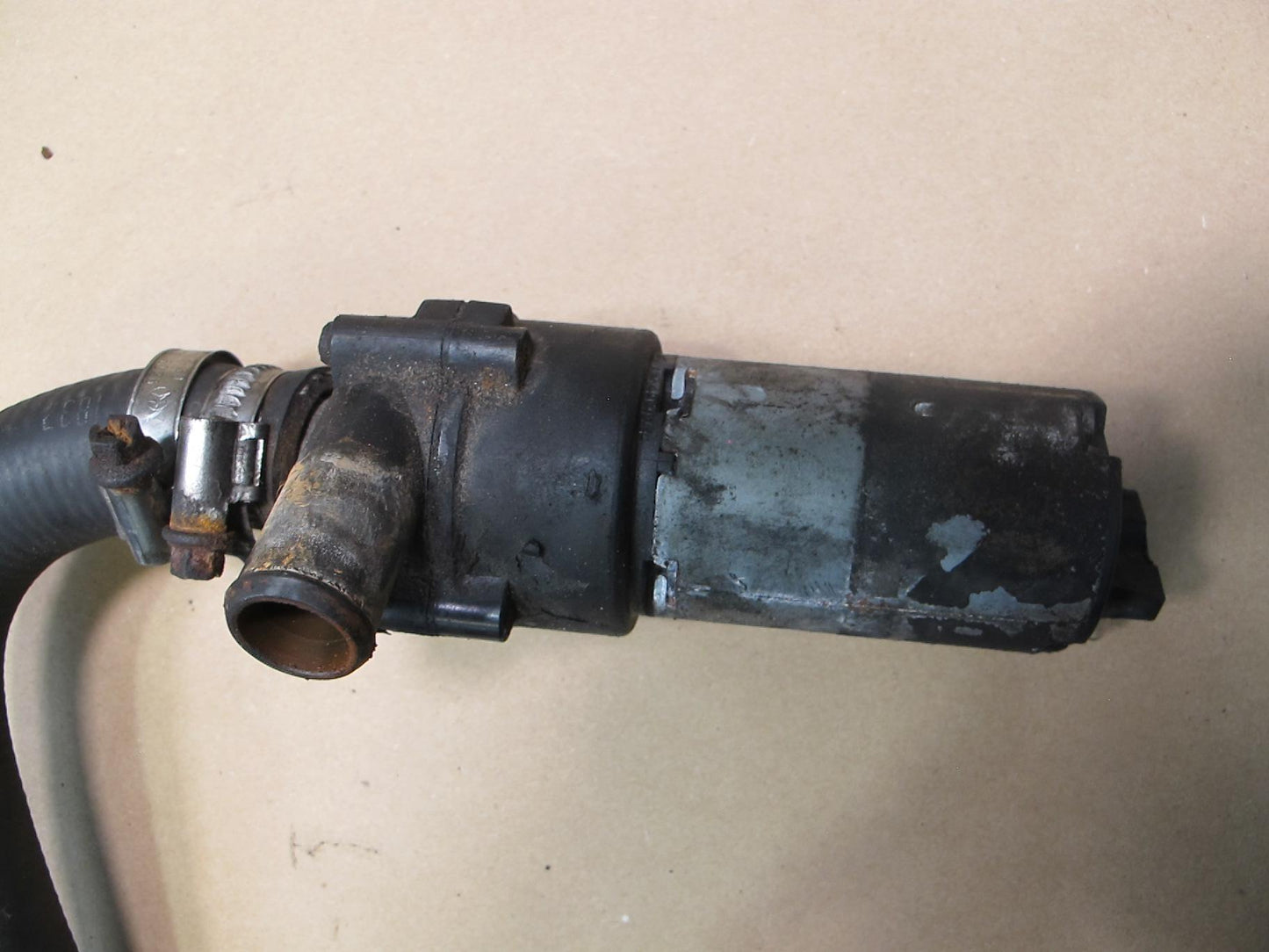 03-06 Dodge Sprinter Auxiliary Water Pump w Hose OEM