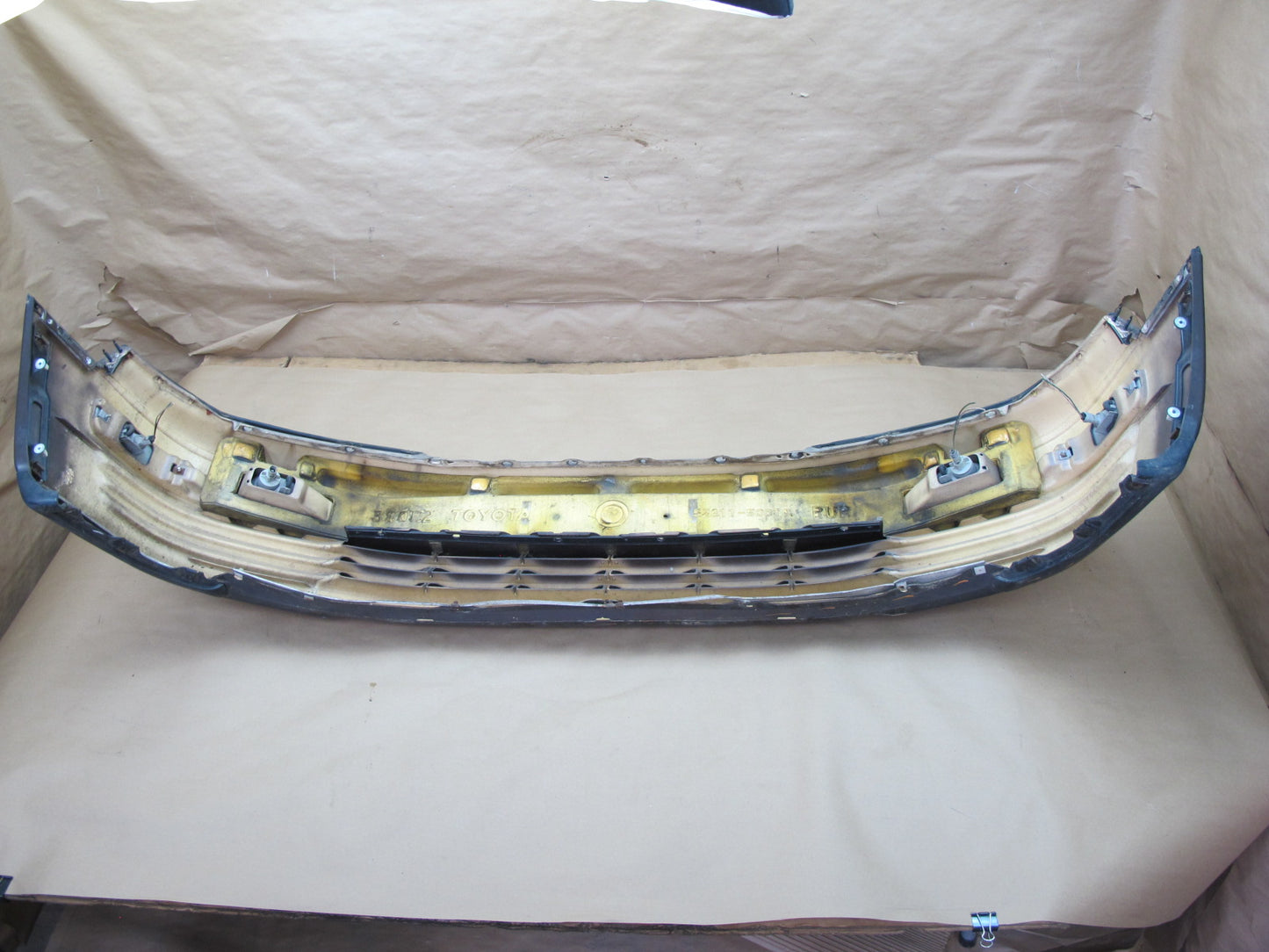 90-94 Lexus UCF10 LS400 Front Bumper Cover w Marker Lights OEM