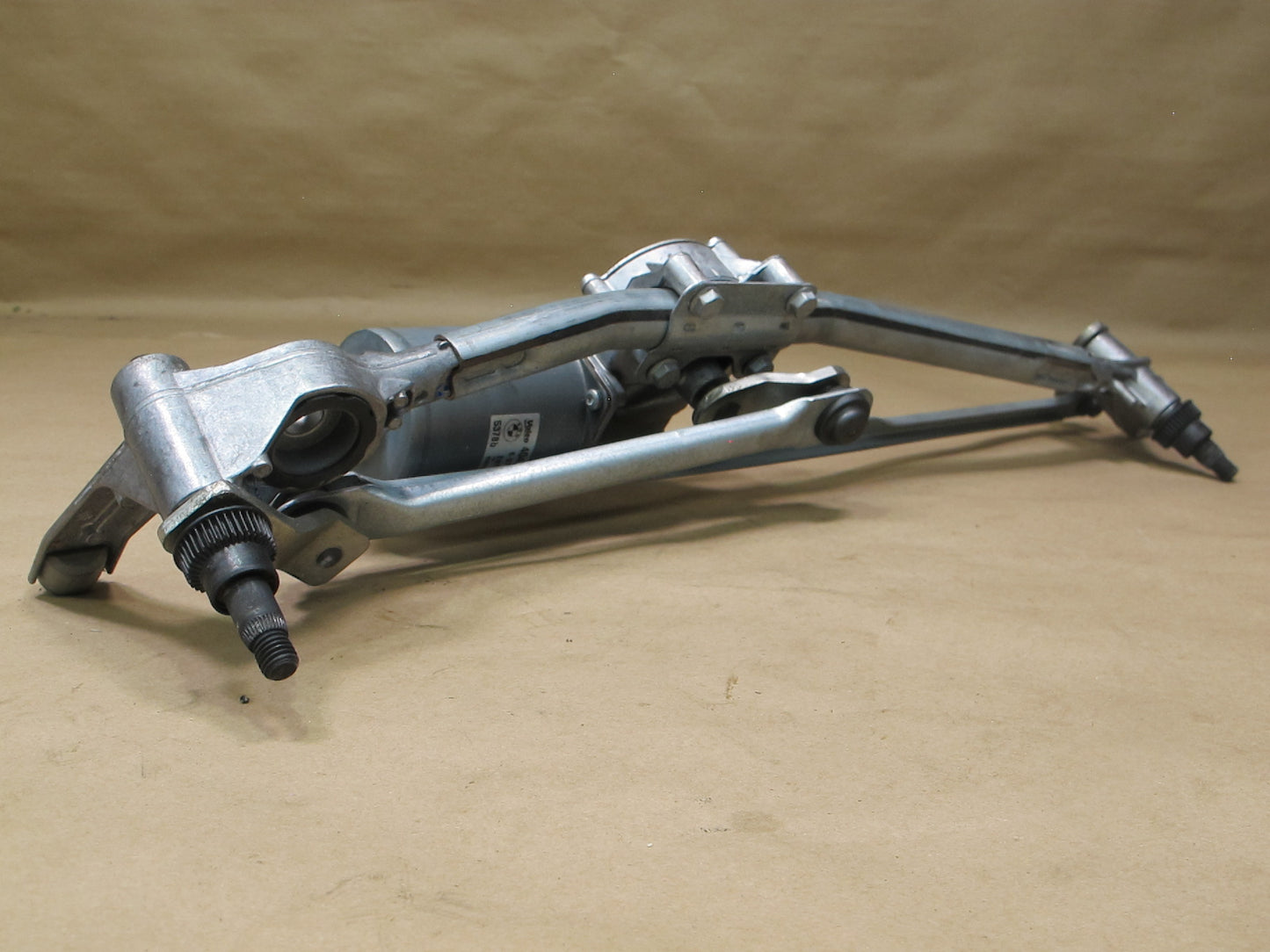 07-13 BMW E90 E91 E93 E92 Wiper Transmission Linkage w Motor 7161711 OEM