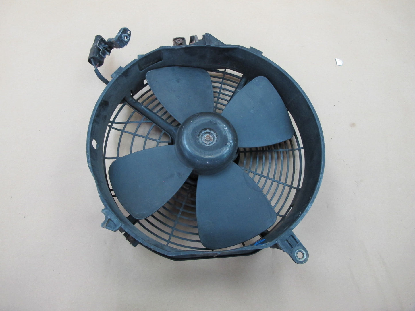 90-94 Lexus UCF10 LS400 4-BLADE Right Engine Cooling Fan Motor Shroud OEM