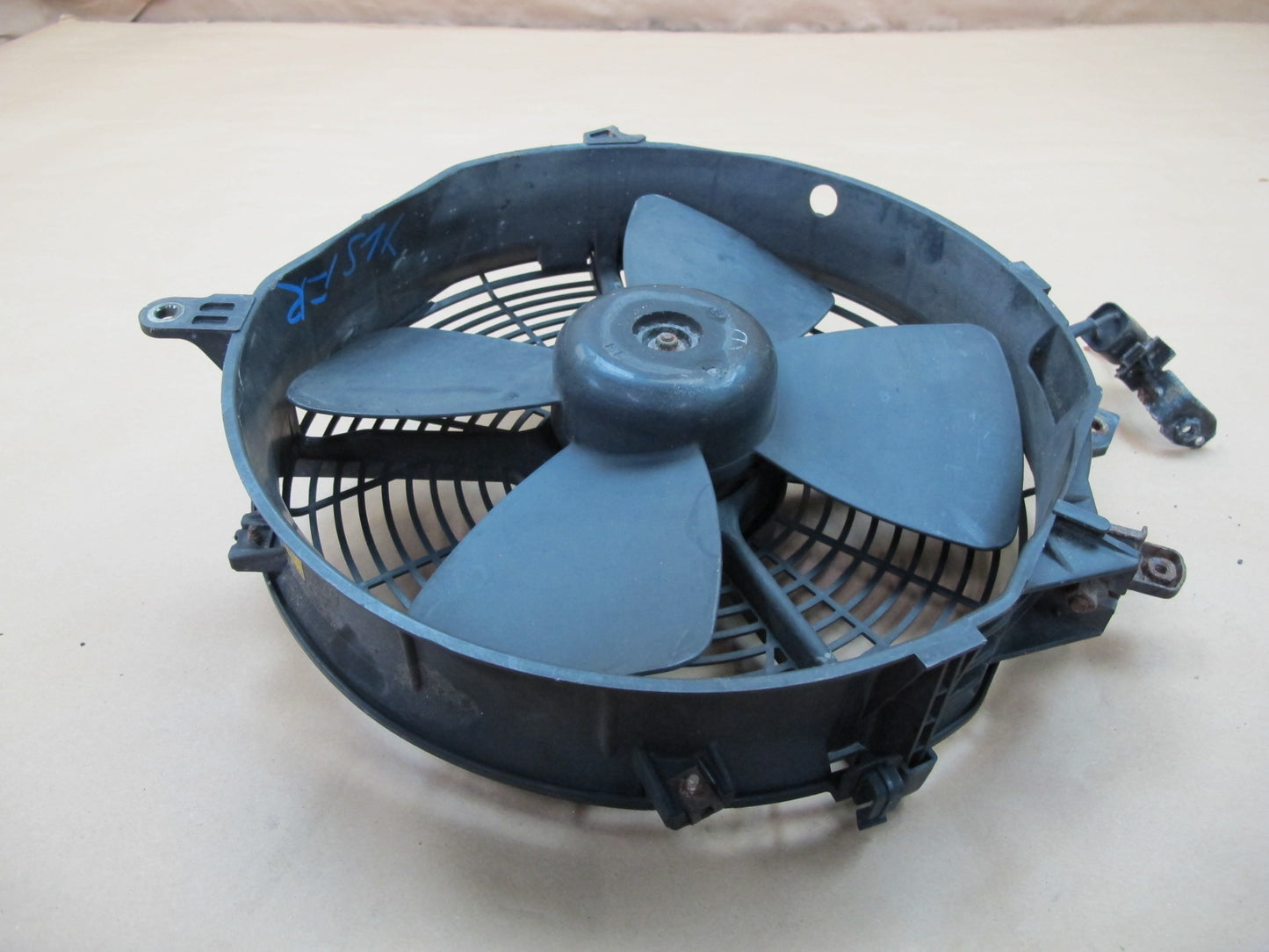 90-94 Lexus UCF10 LS400 4-BLADE Right Engine Cooling Fan Motor Shroud OEM