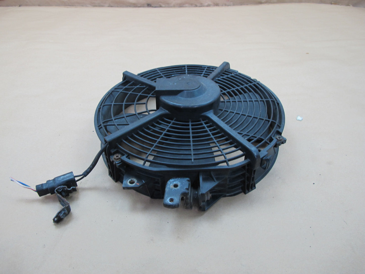 90-94 Lexus UCF10 LS400 4-BLADE Right Engine Cooling Fan Motor Shroud OEM