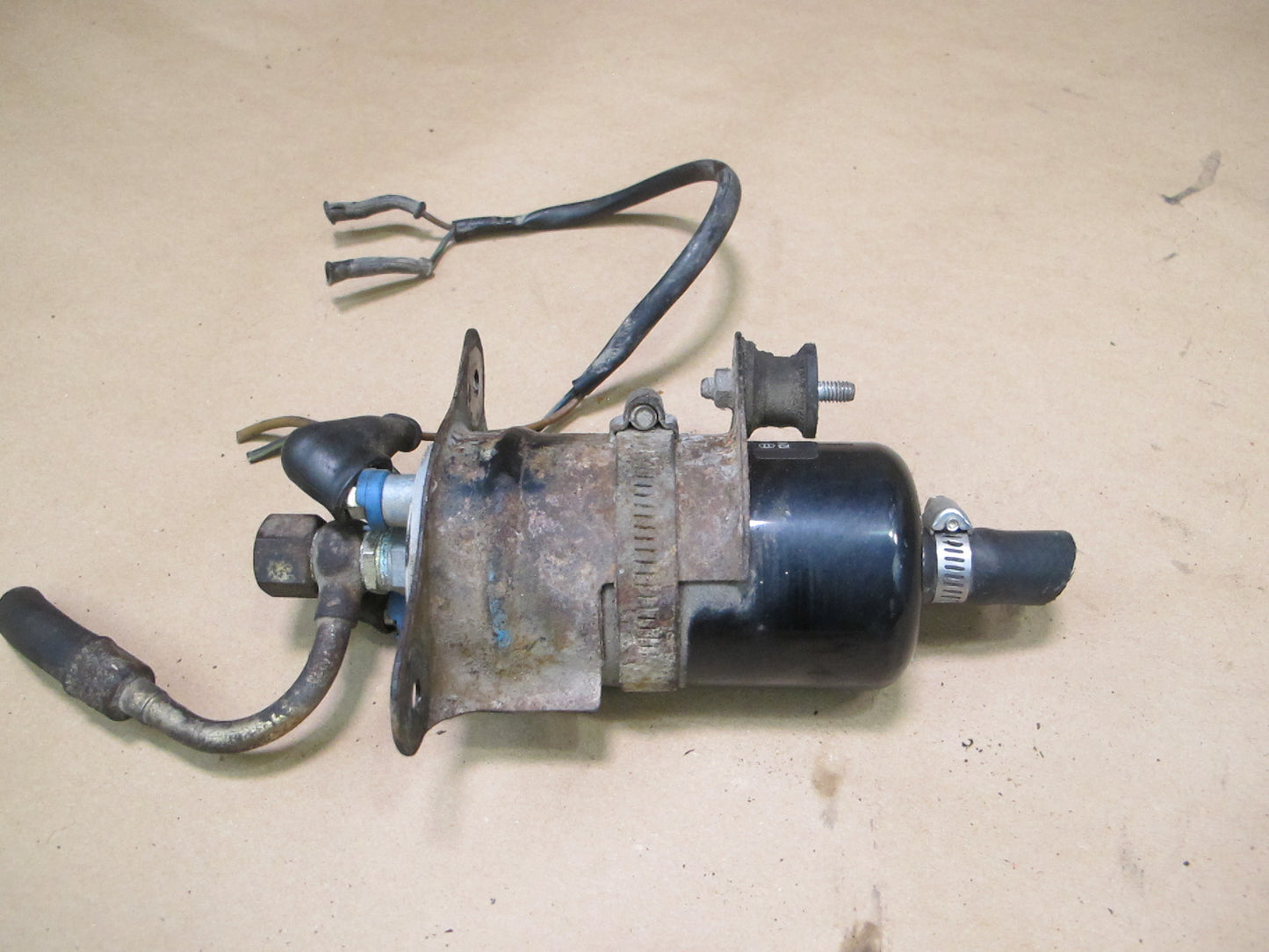 1982 Porsche 924 NON Turbo Engine Fuel Pump 91160810202 OEM