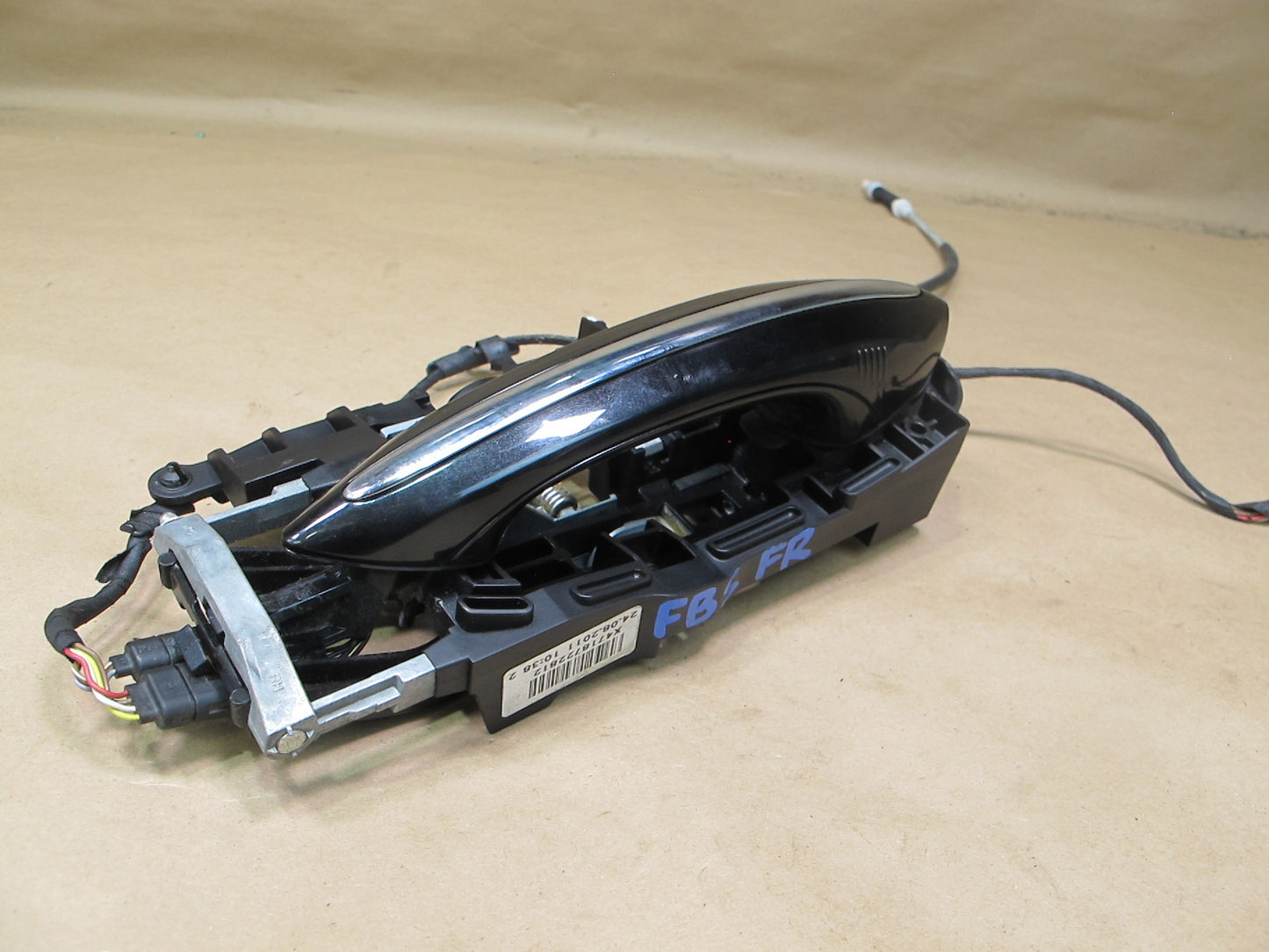 12-18 BMW F12 F13 6-SERIES Front Right Side Exterior Door Handle Carrier OEM