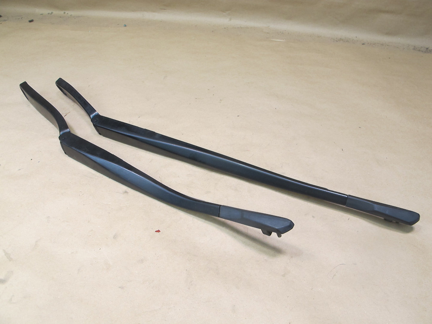 12-15 BMW F06 F12 F13 Front Left & Right Side Windshield Wiper Arm Set OEM