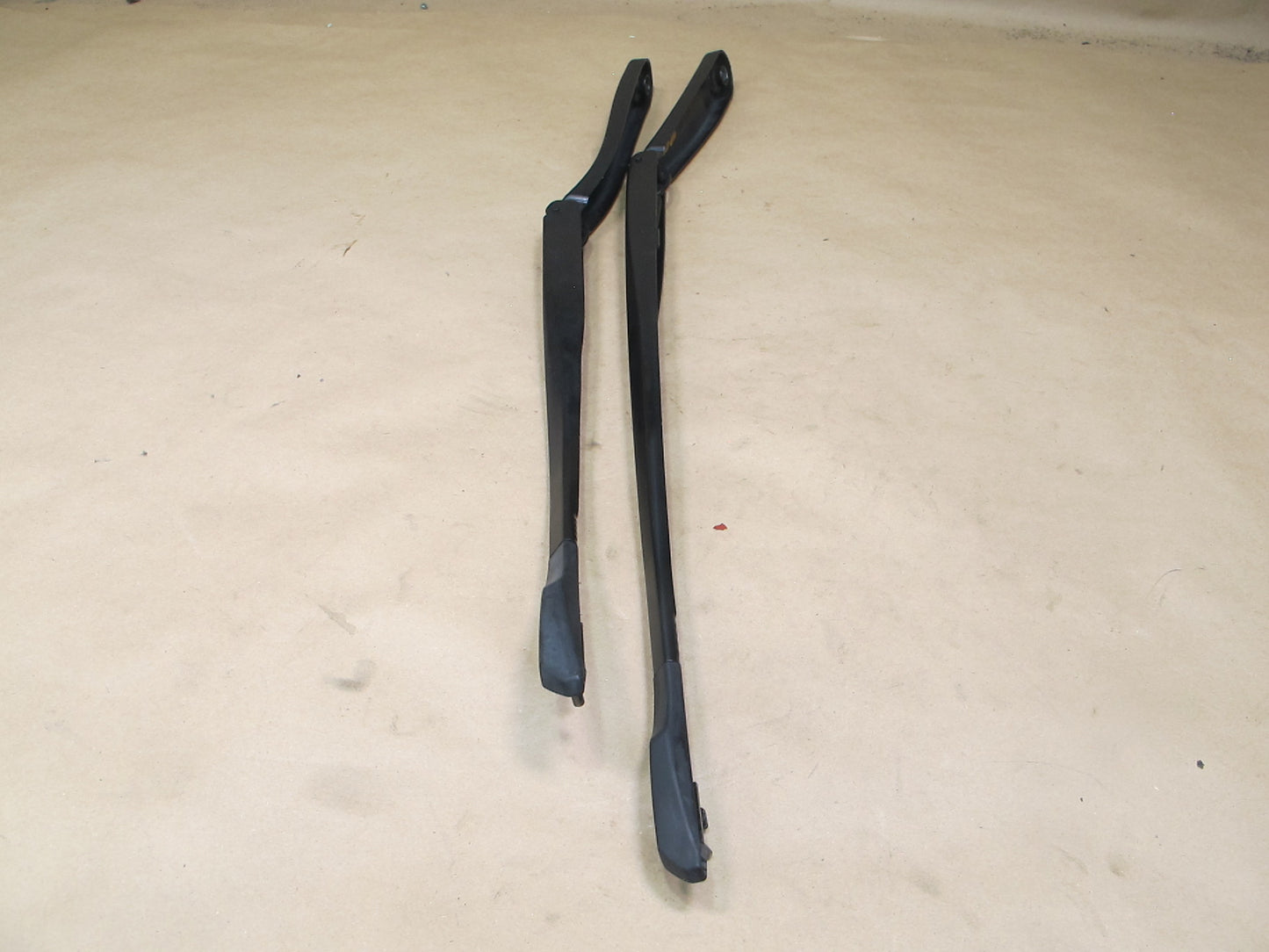 12-15 BMW F06 F12 F13 Front Left & Right Side Windshield Wiper Arm Set OEM