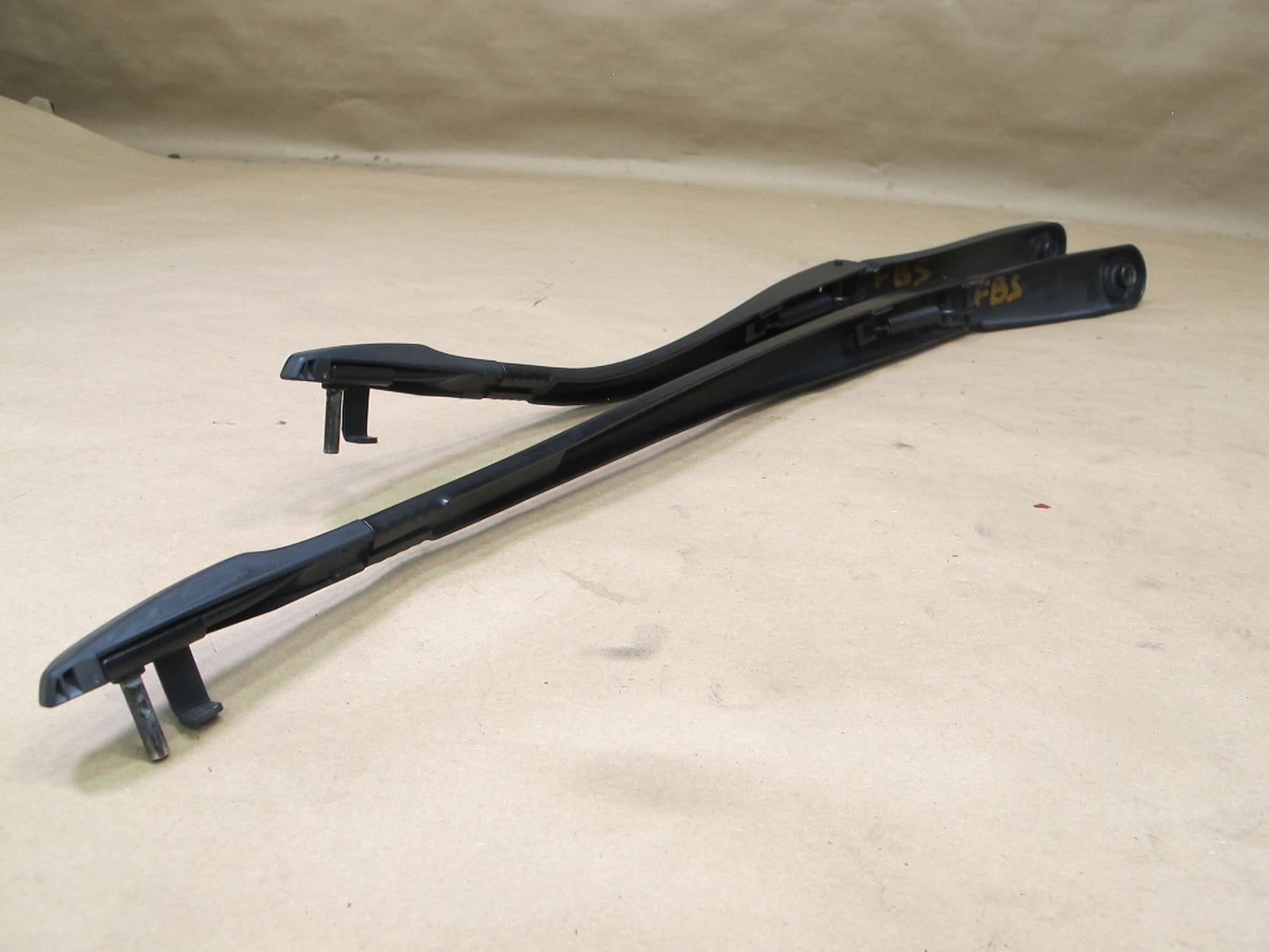 12-15 BMW F06 F12 F13 Front Left & Right Side Windshield Wiper Arm Set OEM