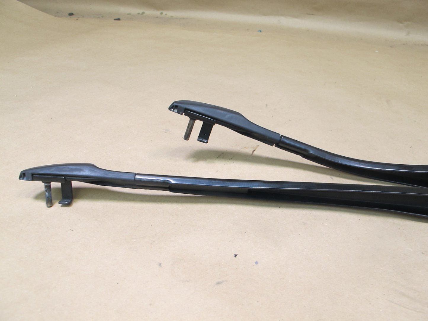 12-15 BMW F06 F12 F13 Front Left & Right Side Windshield Wiper Arm Set OEM