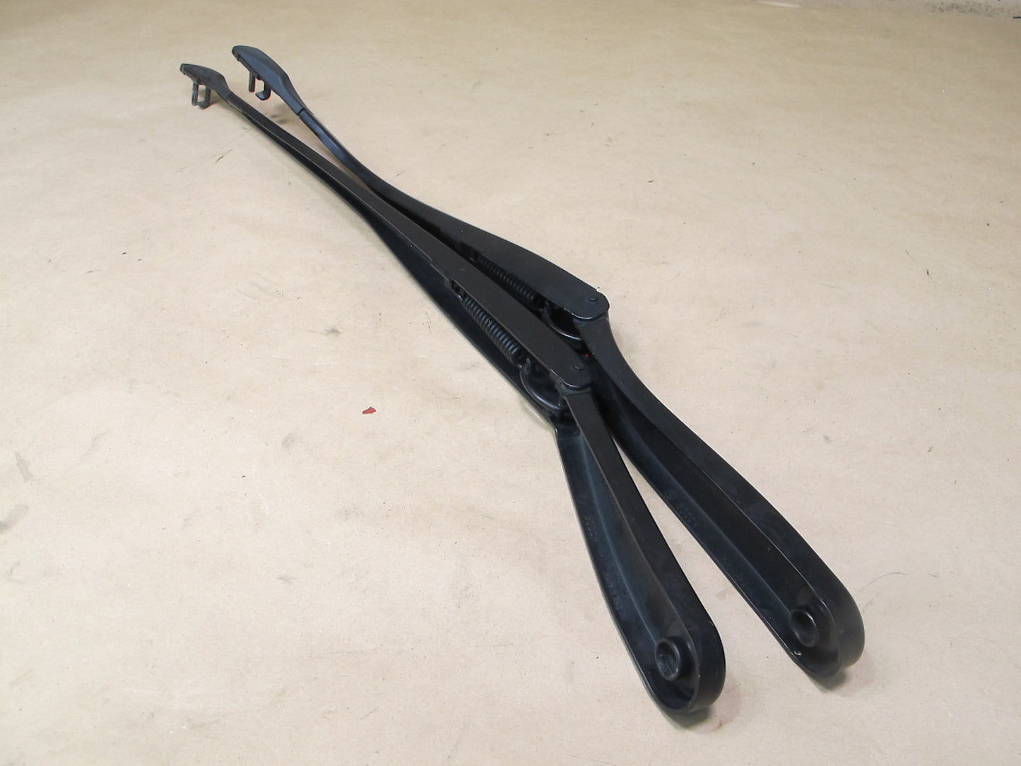 12-15 BMW F06 F12 F13 Front Left & Right Side Windshield Wiper Arm Set OEM