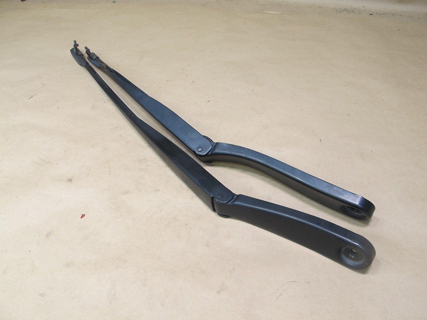 12-15 BMW F06 F12 F13 Front Left & Right Side Windshield Wiper Arm Set OEM