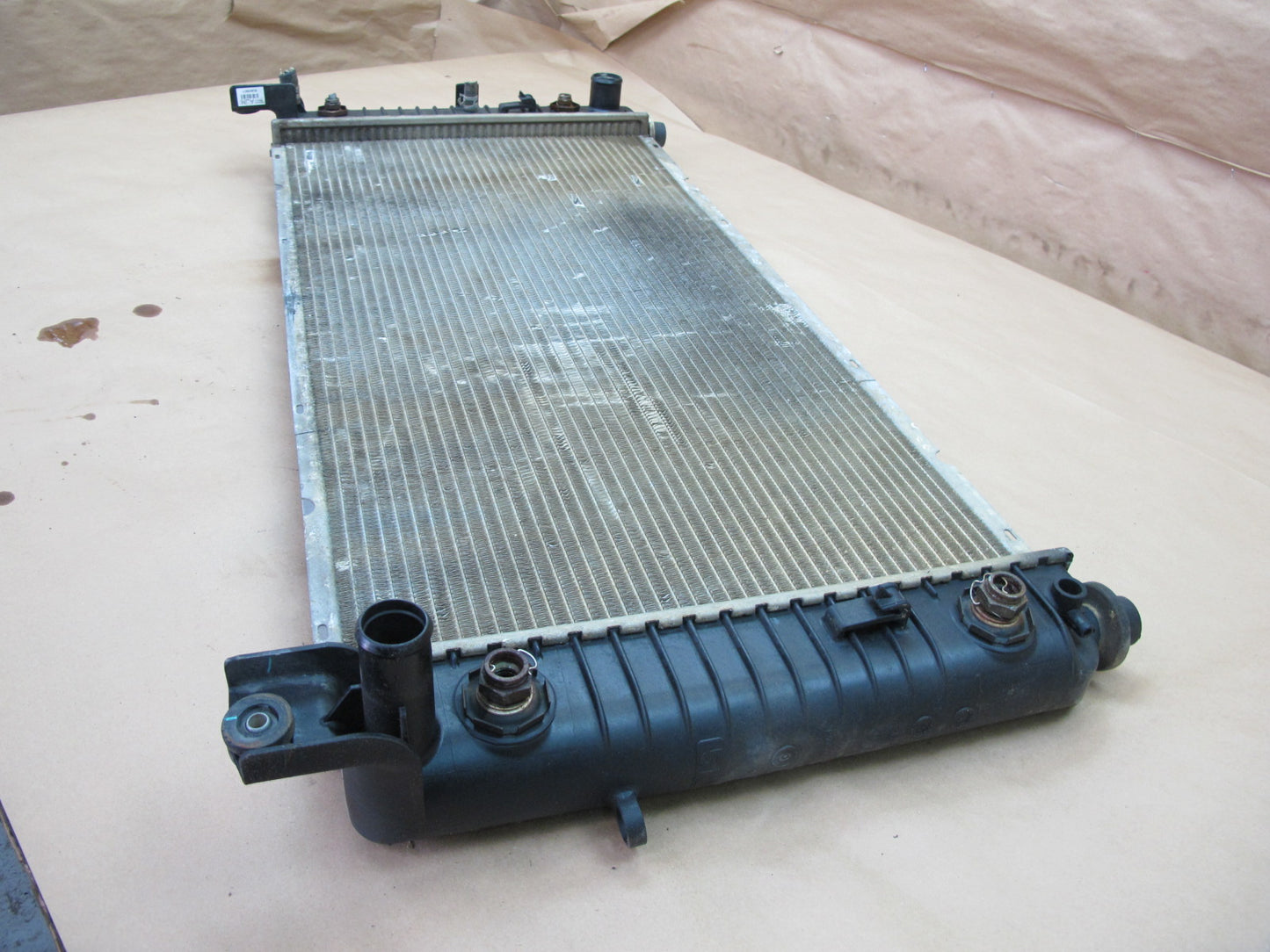 2003-2007 Hummer H2 6.0L Engine Motor Coolant Radiator 15193107