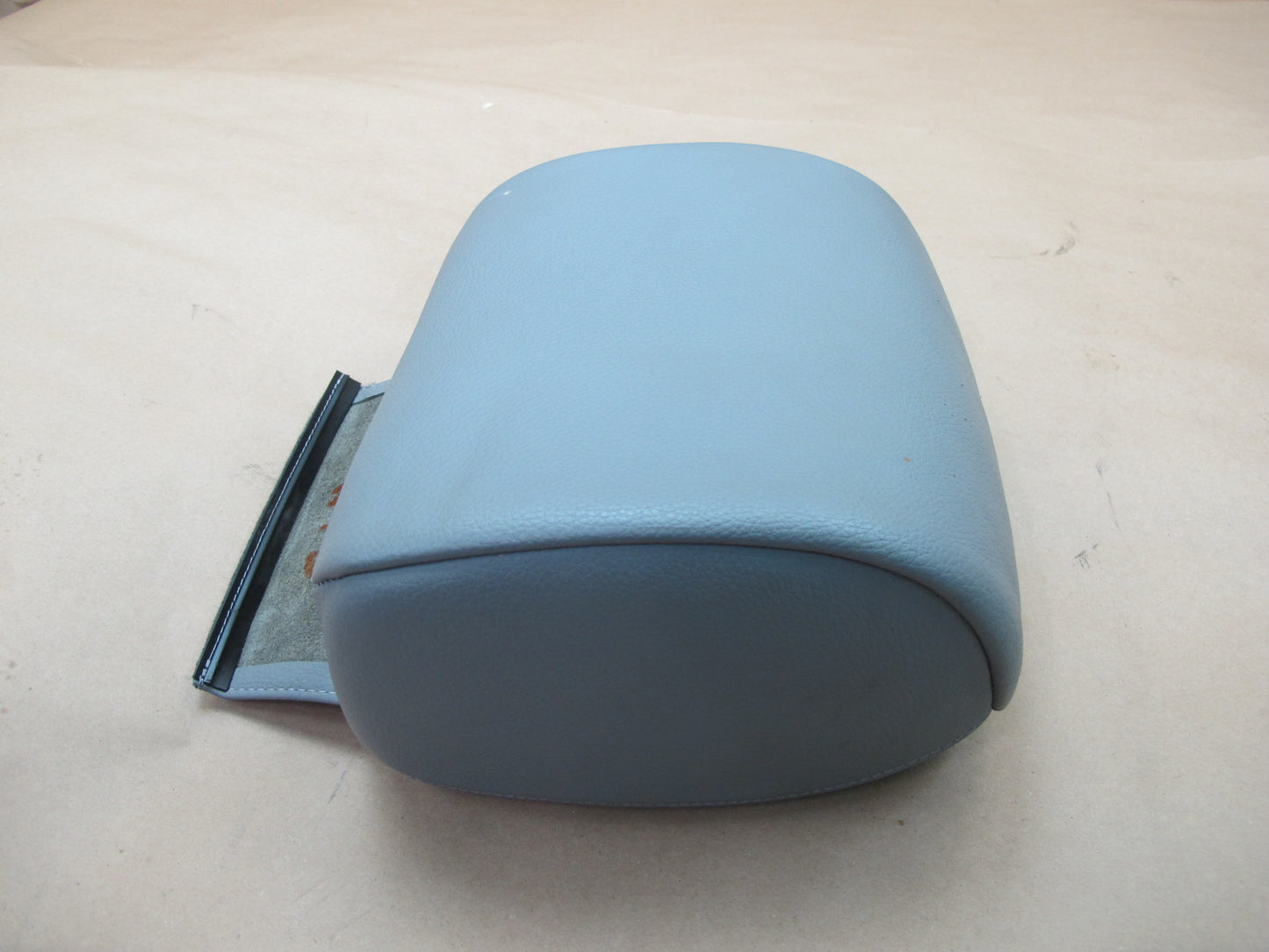07-10 BMW E93 3-SERIES Convertible Front Left & Right Leather Headrest OEM