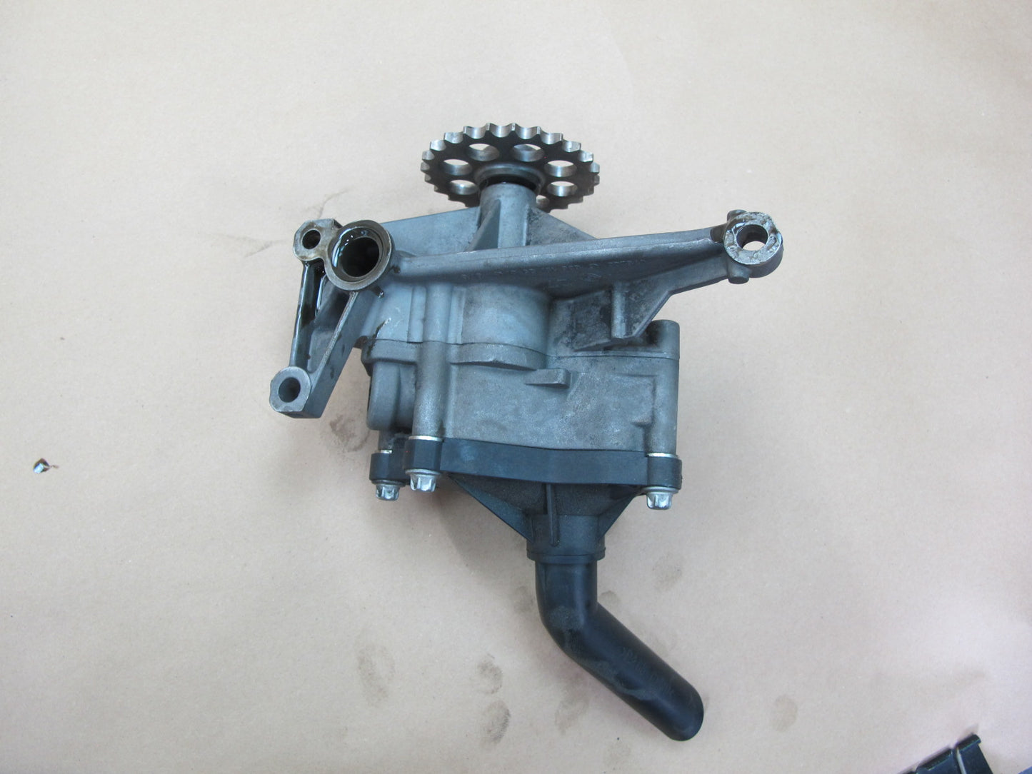 03-06 Dodge Sprinter 2.7L Diesel OM647LA Engine Motor Oil Pump OEM