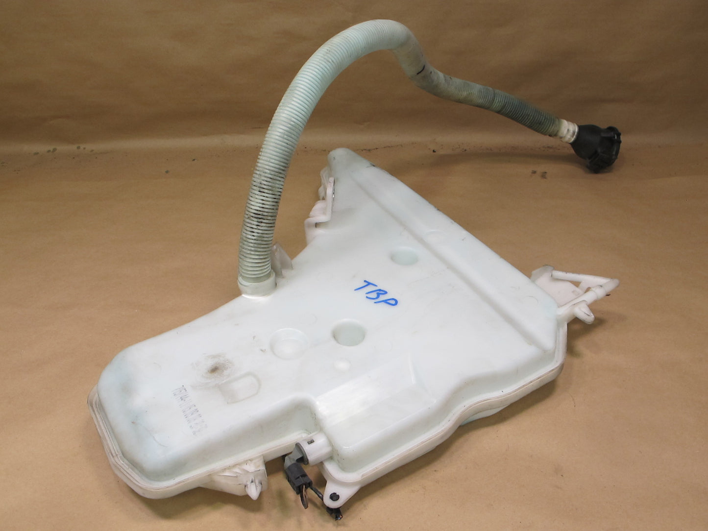 07-11 BMW E92 E93 3-SERIES Windshield Washer Fluid Reservoir w Neck & Pump OEM