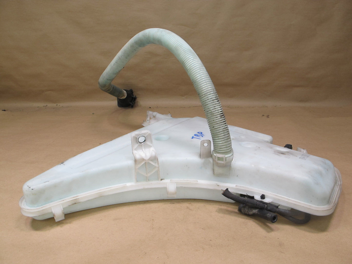 07-11 BMW E92 E93 3-SERIES Windshield Washer Fluid Reservoir w Neck & Pump OEM