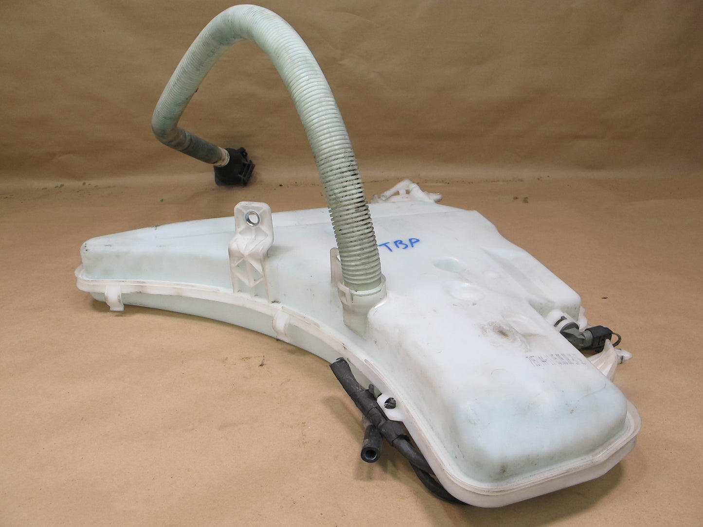 07-11 BMW E92 E93 3-SERIES Windshield Washer Fluid Reservoir w Neck & Pump OEM