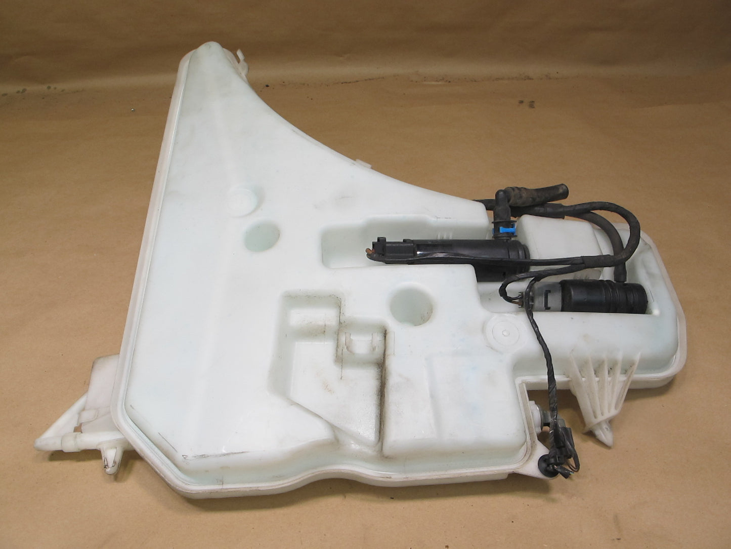 07-11 BMW E92 E93 3-SERIES Windshield Washer Fluid Reservoir w Neck & Pump OEM