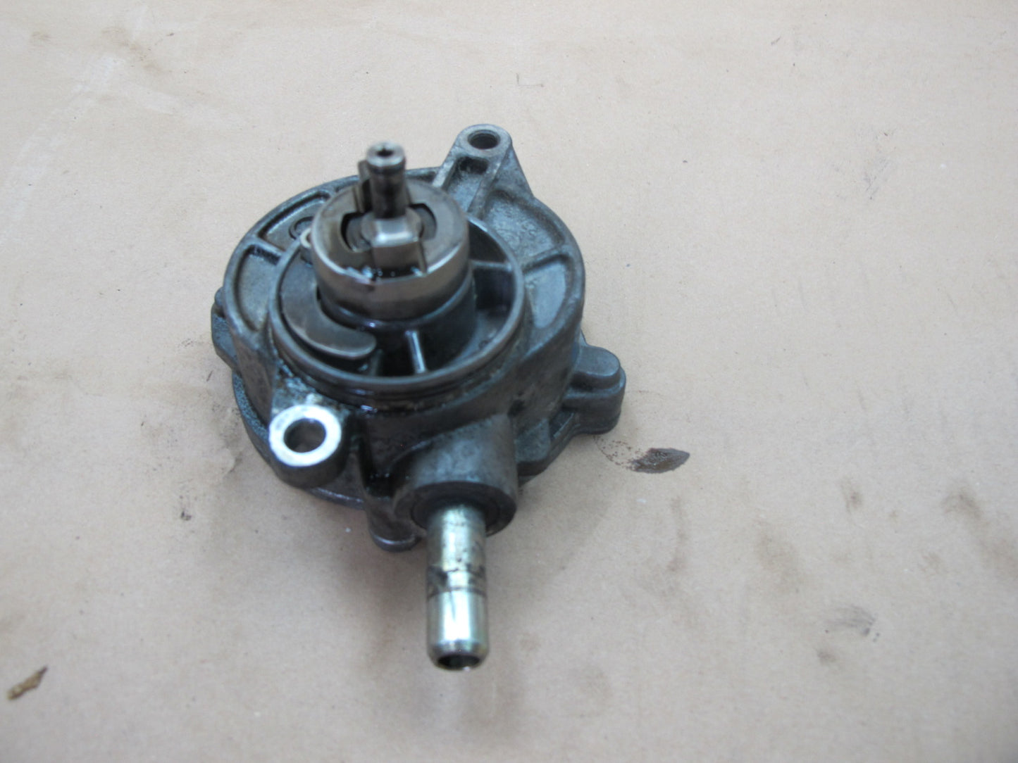 03-06 Dodge Sprinter 2.7L Diesel Vacuum Pump 6462300165 OEM