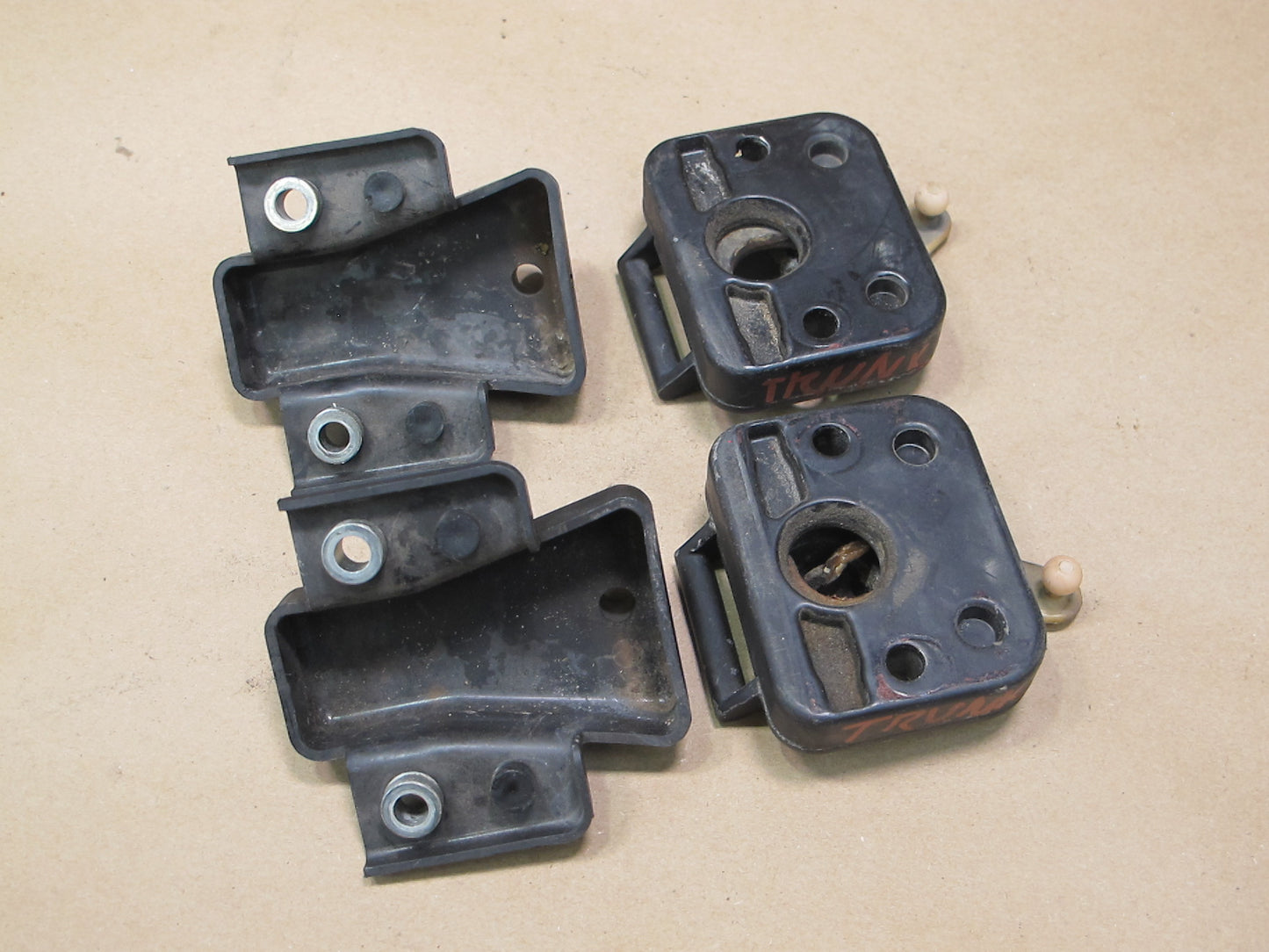 77-82 Porsche 924 Set of 4 Rear Tailgate Boot Latch Catch Release Lock Set OEM