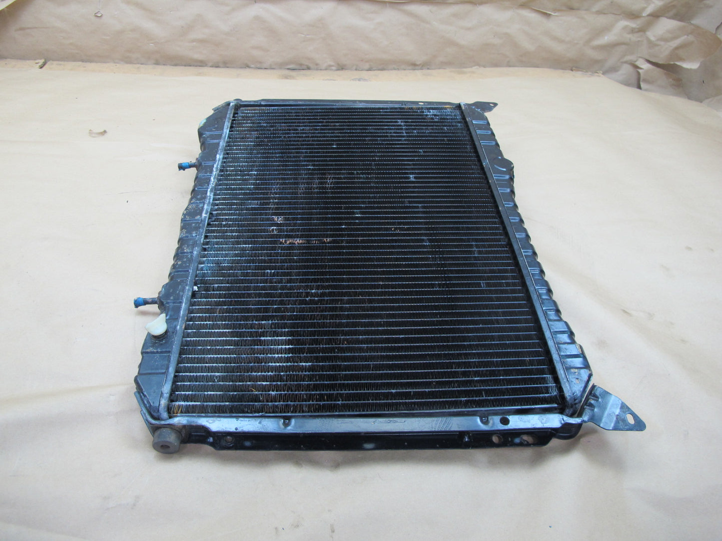 84-89 Nissan Z31 300ZX MT NON Turbo Engine Cooling Radiator OEM