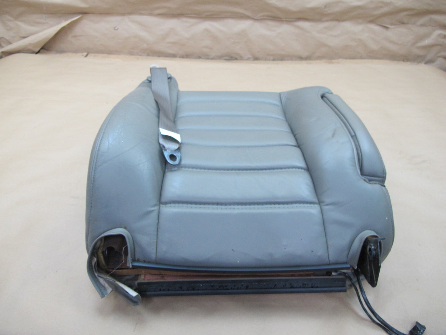 2003-2007 Hummer H2 Front Right Pass Side Seat Upper Cushion Leather