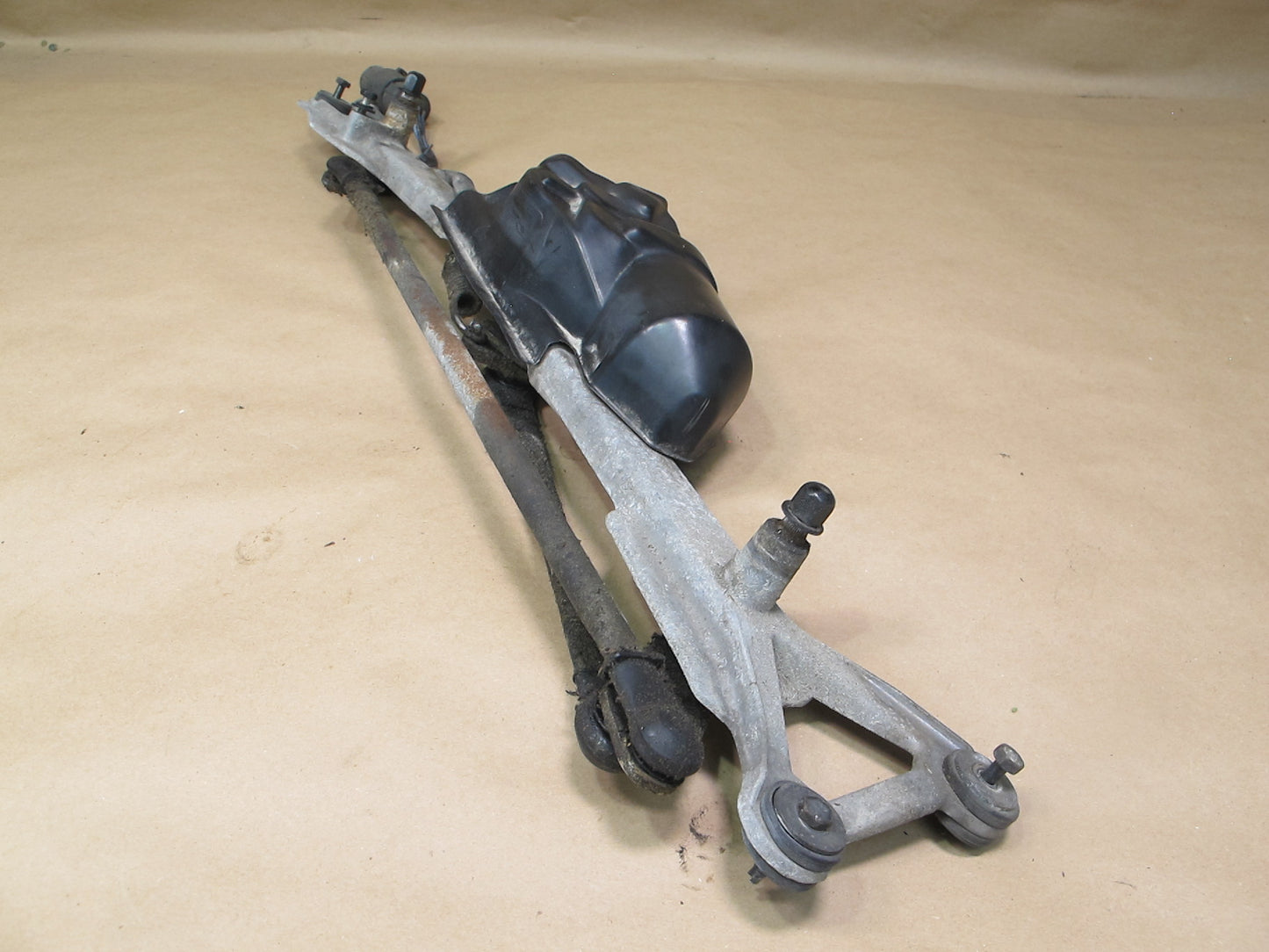 90-94 Lexus UCF10 LS400 Windshield Wiper Transmission Linkage w Motor OEM