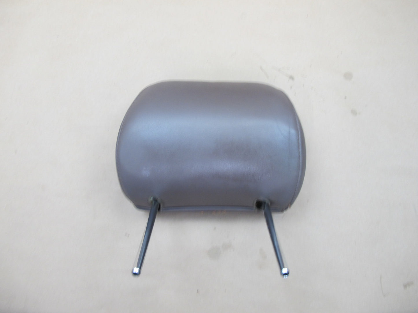 90-94 Lexus UCF10 LS400 Set of 2 Front Left & Right Leather Headrest OEM