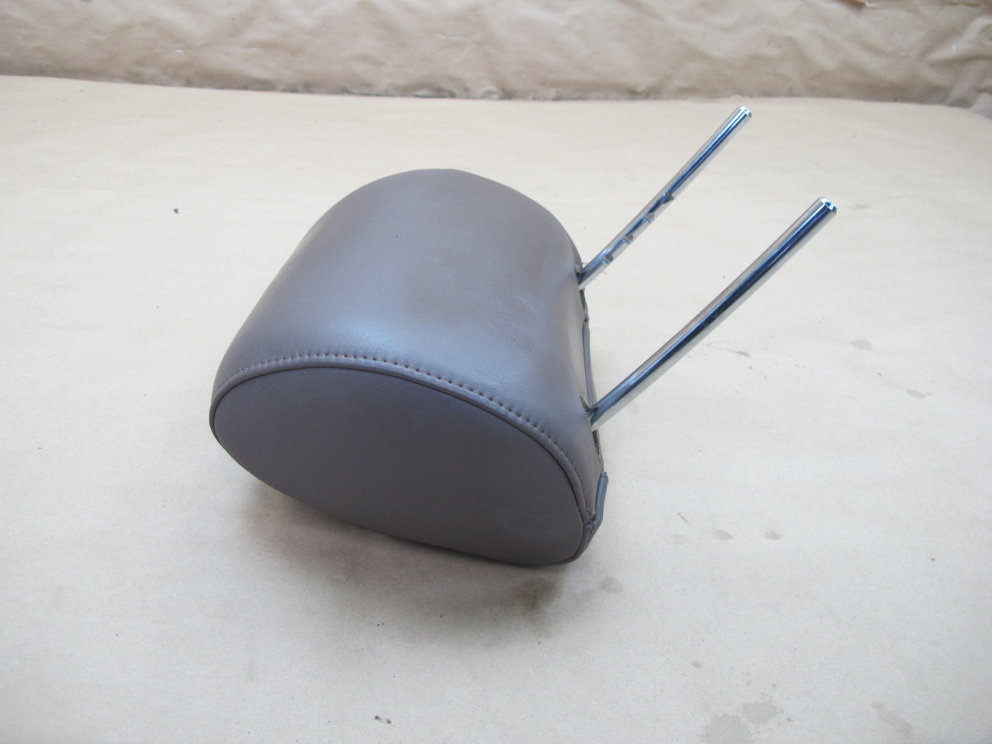 90-94 Lexus UCF10 LS400 Set of 2 Front Left & Right Leather Headrest OEM