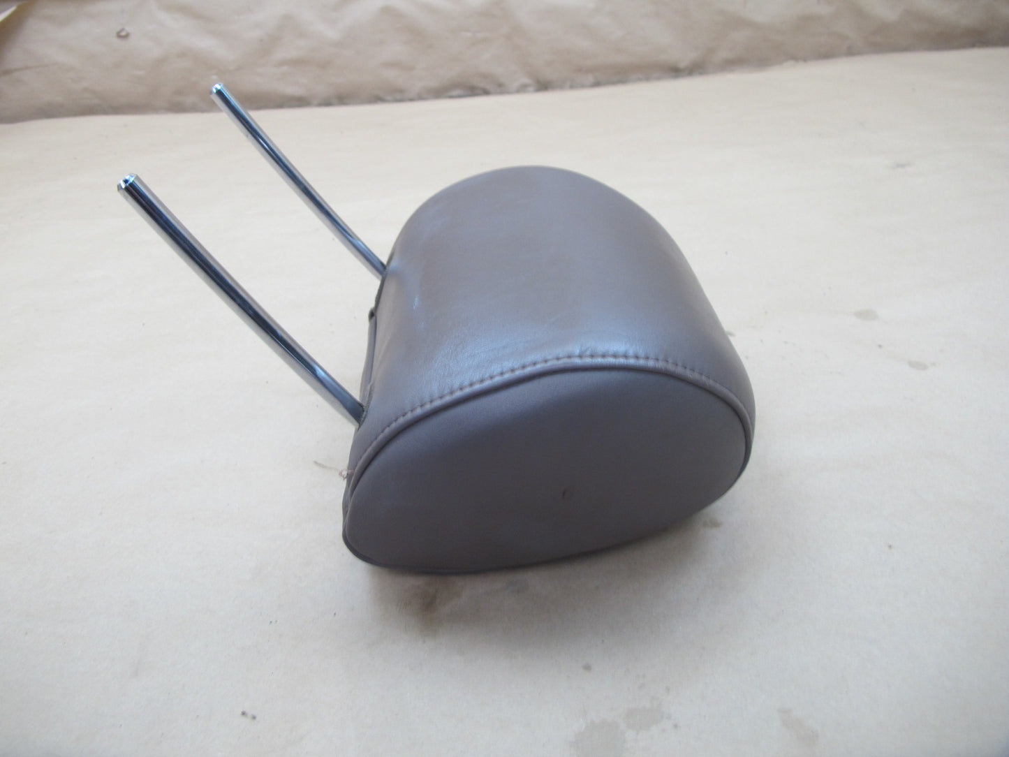90-94 Lexus UCF10 LS400 Set of 2 Front Left & Right Leather Headrest OEM