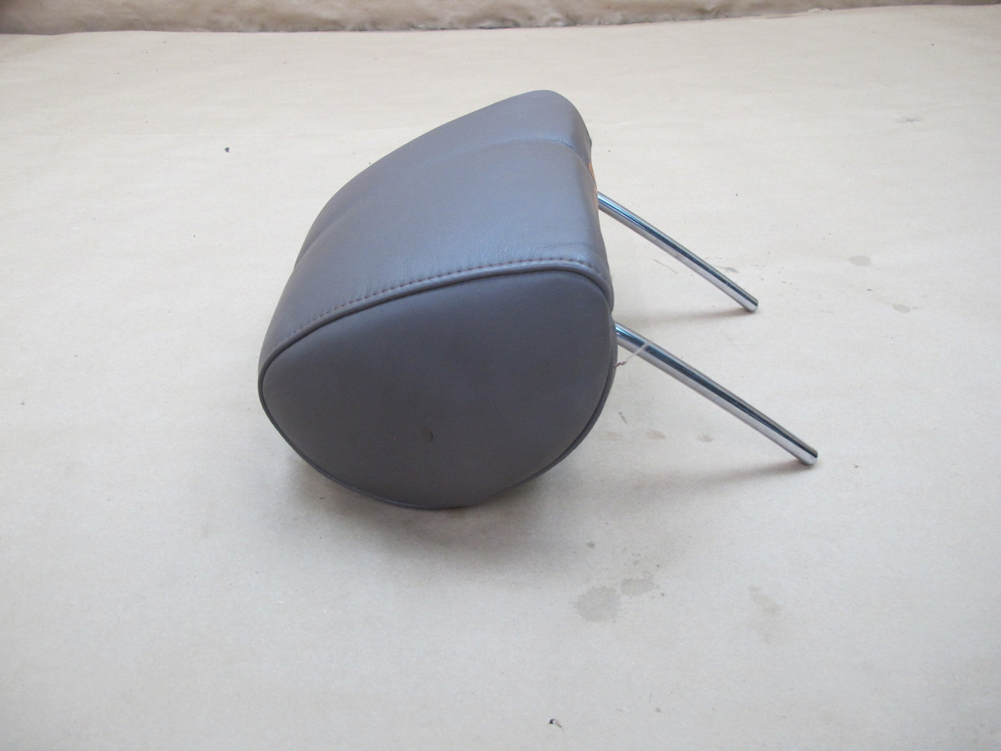 90-94 Lexus UCF10 LS400 Set of 2 Front Left & Right Leather Headrest OEM