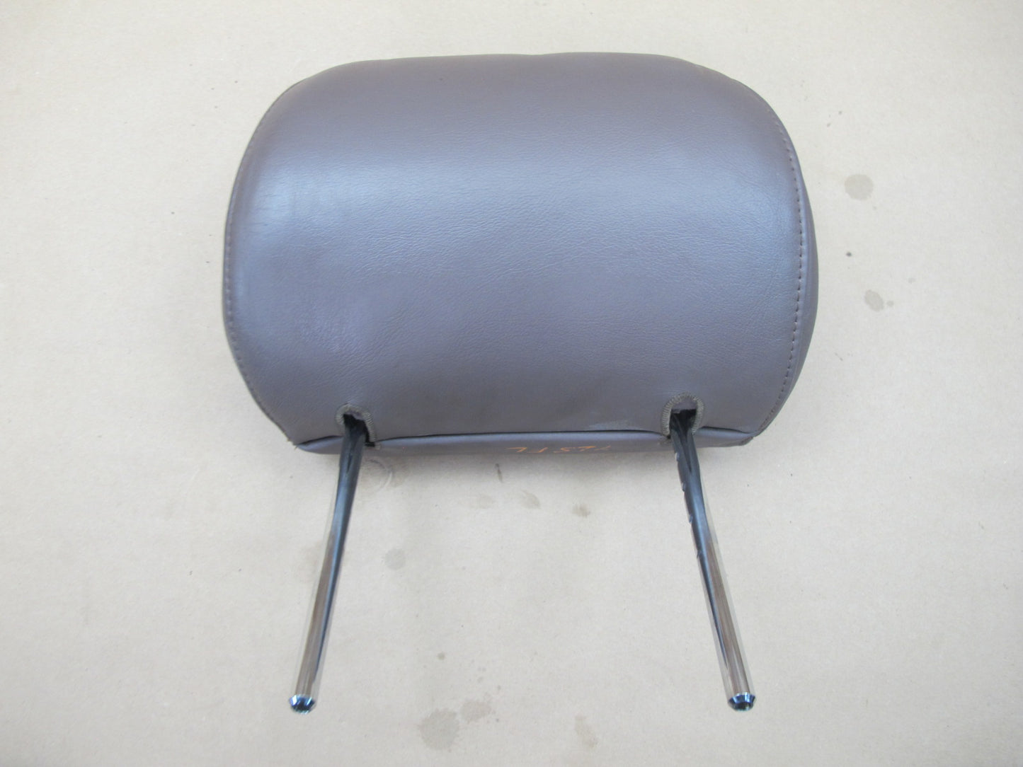 90-94 Lexus UCF10 LS400 Set of 2 Front Left & Right Leather Headrest OEM