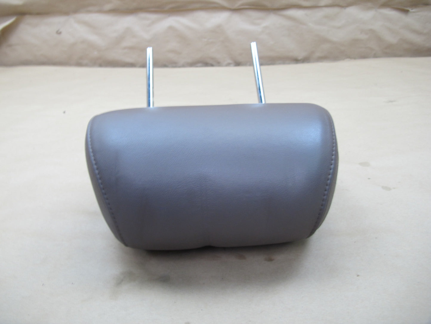 90-94 Lexus UCF10 LS400 Set of 2 Front Left & Right Leather Headrest OEM
