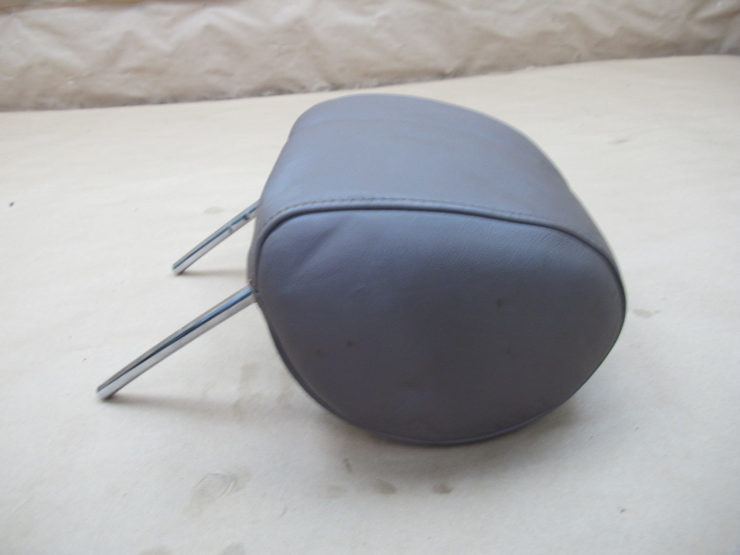 90-94 Lexus UCF10 LS400 Set of 2 Front Left & Right Leather Headrest OEM