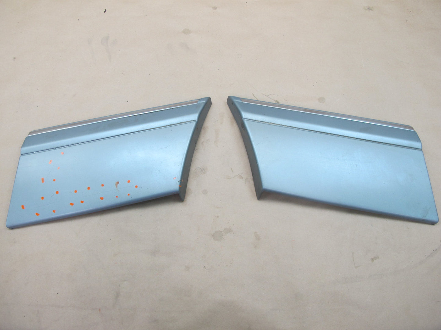 86-91 Mercedes W126 Set of 2 Front Left & Right Fender Trim Cover Molding OEM