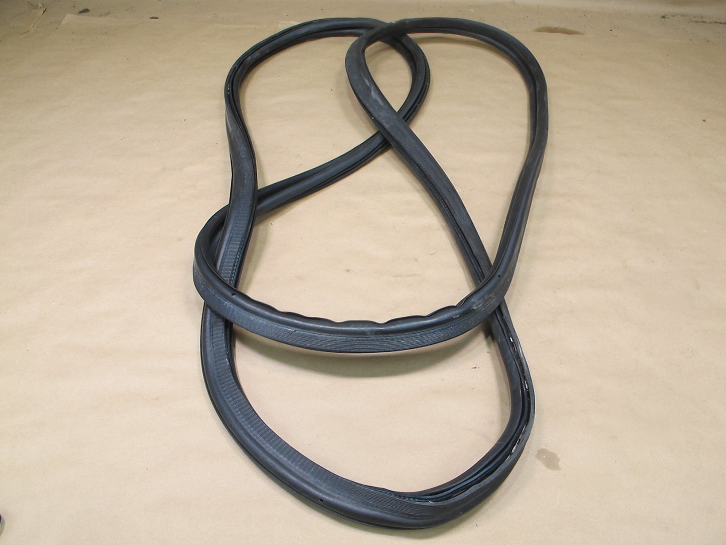 12-19 Range Rover Evoque L538 4DR Rear Trunk Weatherstrip Rubber Seal OEM