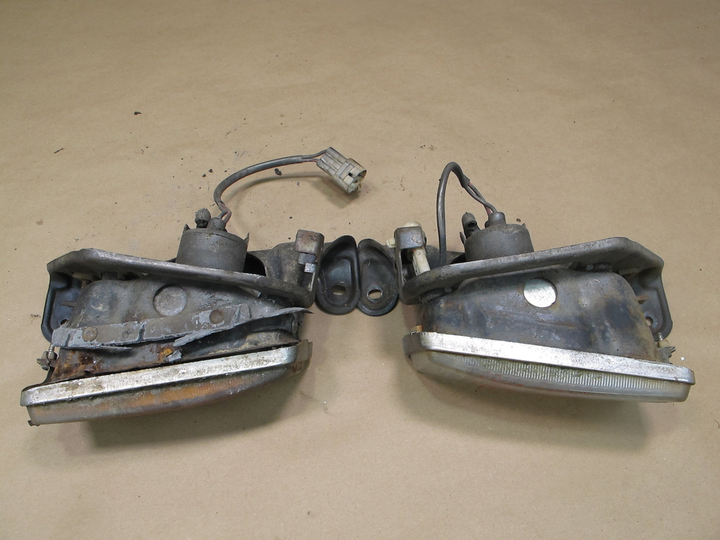 86-88 Toyota Supra MK3 Front Left & Right Fog Light Lamp & Bracket Set OEM