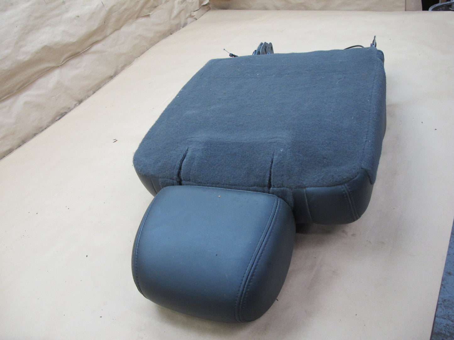 2003-2007 Hummer H2 Rear 2ND ROW Right Pass Side Seat Upper Cushion Leather