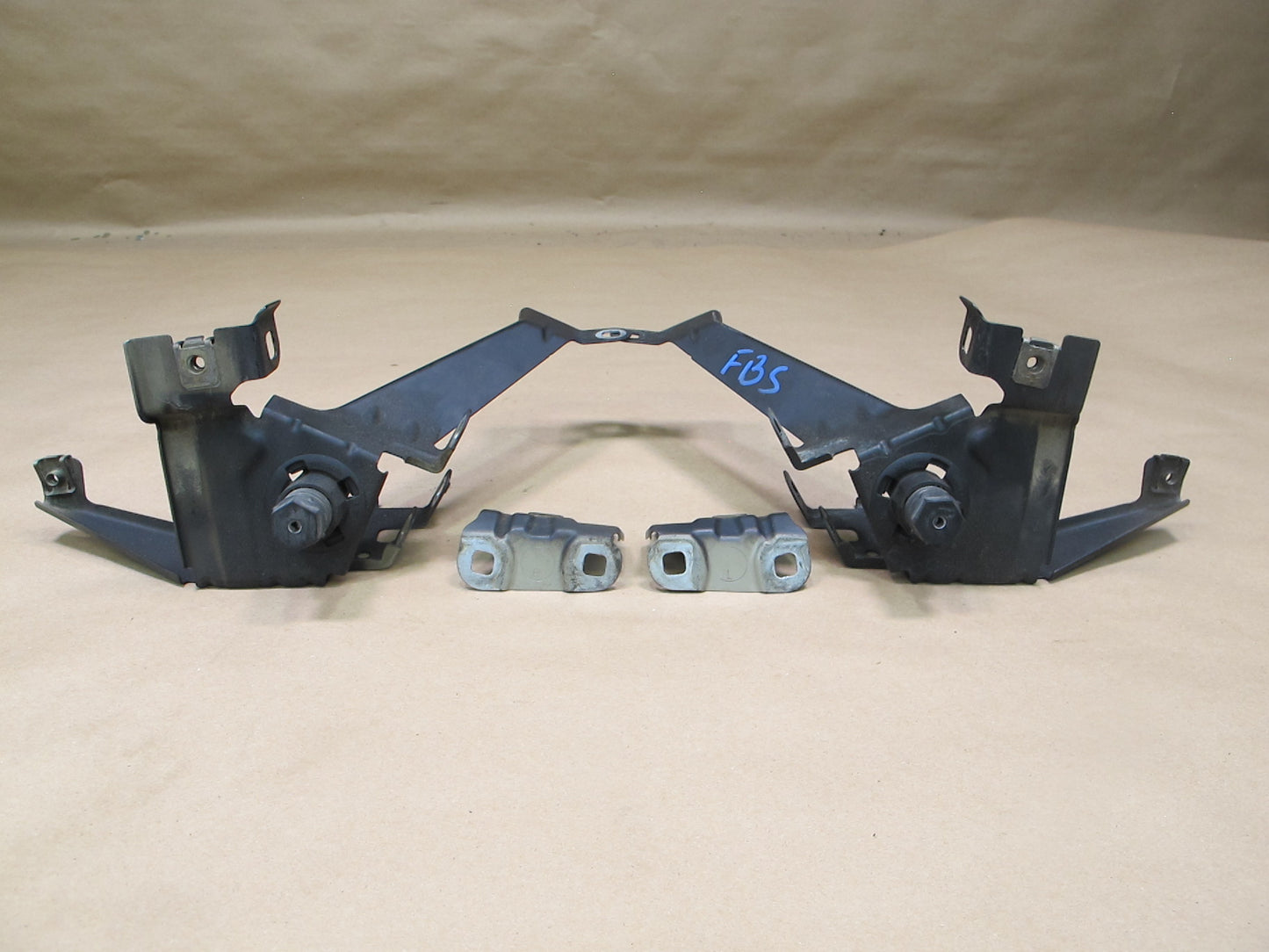 12-18 BMW F06 F12 F13 Front Left & Right Side Fender Mount Bracket Set OEM