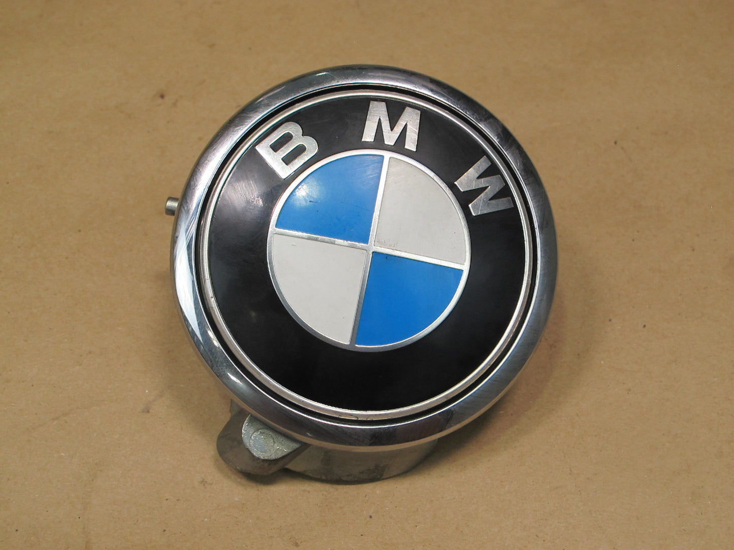 12-18 BMW F12 F13 F06 Rear Trunk Lid Emblem Handle Lock Open Button RVC OEM