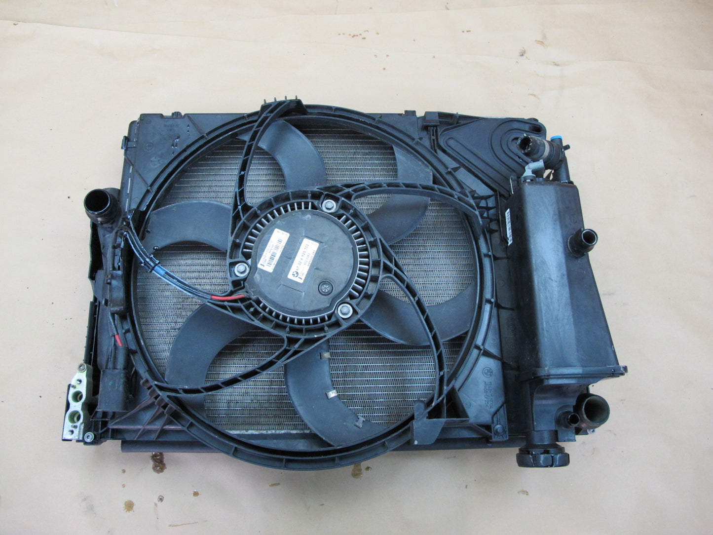 03-08 BMW E85 Z4 M/T Engine Radiator A/C Condenser Cooling Fan Oil Cooler OEM