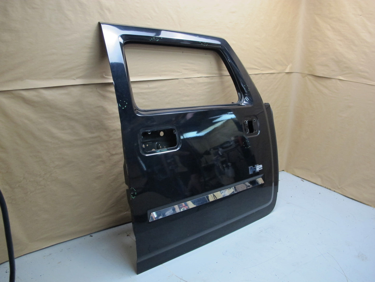 2003-2009 Hummer H2 Front Right Door Shell Cover Panel