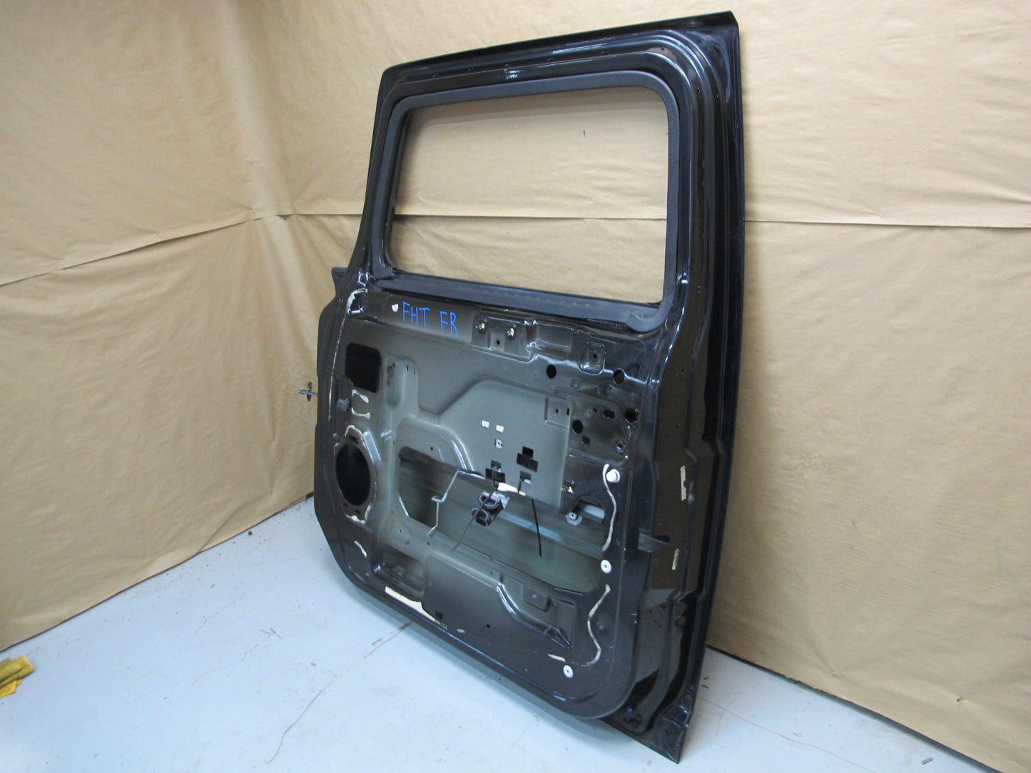 2003-2009 Hummer H2 Front Right Door Shell Cover Panel