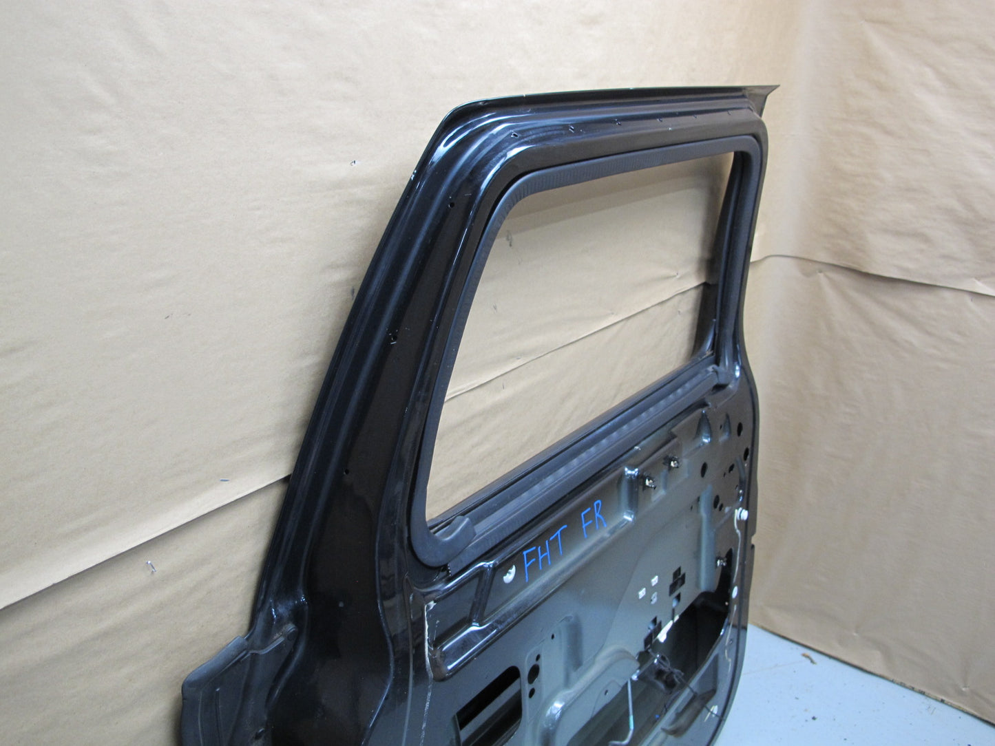 2003-2009 Hummer H2 Front Right Door Shell Cover Panel