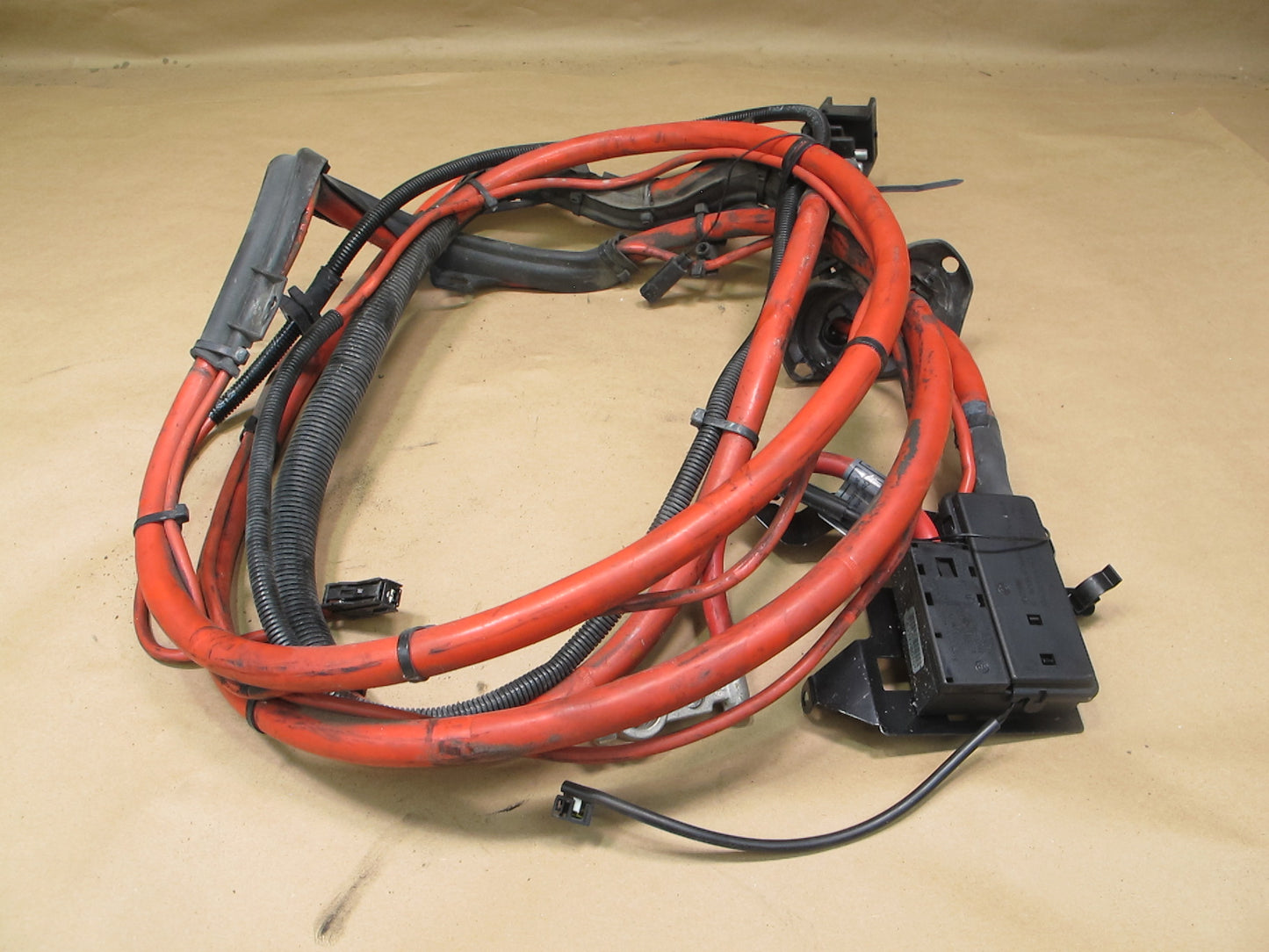 06-08 BMW E86 E85 Z4 3.0 Positive Battery Cable & Battery Clamp w Fuse Box OEM