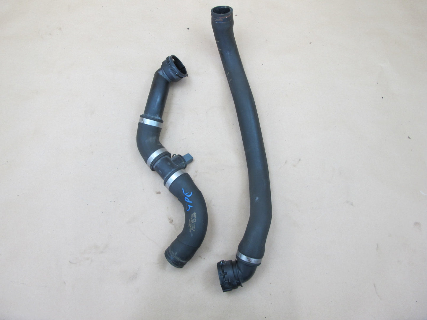 2011-2014 Porsche Cayenne 4.8L Engine Radiator Hose Pipe Line Set of 2